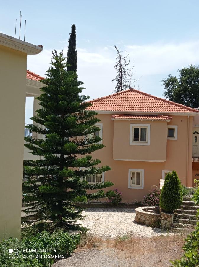 Hotel Theasis Paralia Sergoulas 外观 照片