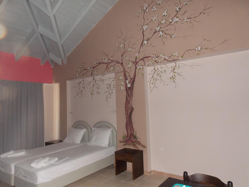 Hotel Theasis Paralia Sergoulas 客房 照片